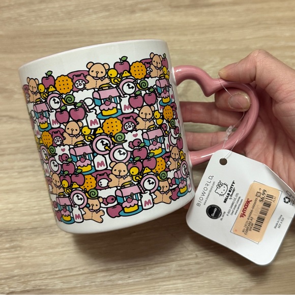 Hello Kitty Heart Mug - Picture 2 of 2